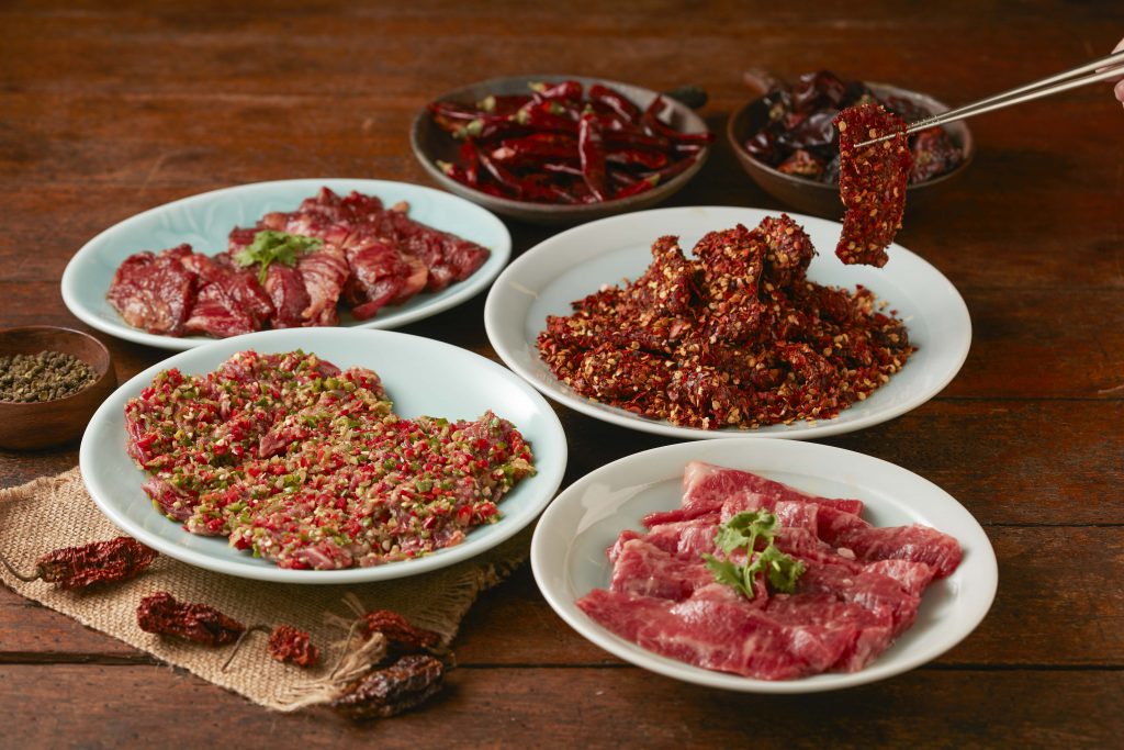 麻辣嫩牛肉、泡椒嫩牛肉(圖 / 品牌提供)