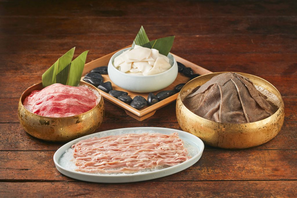 「麻辣4寶」毛肚、鴨腸、黃喉與牛舌