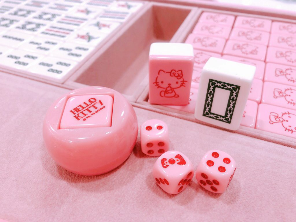 Hello kitty典藏時尚麻將組 NT$2,380