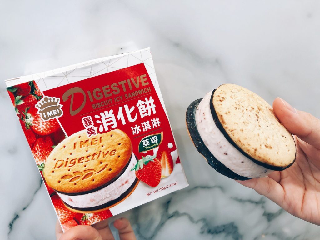 義美草莓消化餅冰淇淋