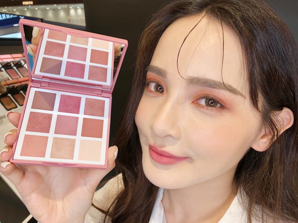 3INA 光影PLAY特調眼彩盤「#Cherry 鮮榨櫻桃泡泡」NT$1,150