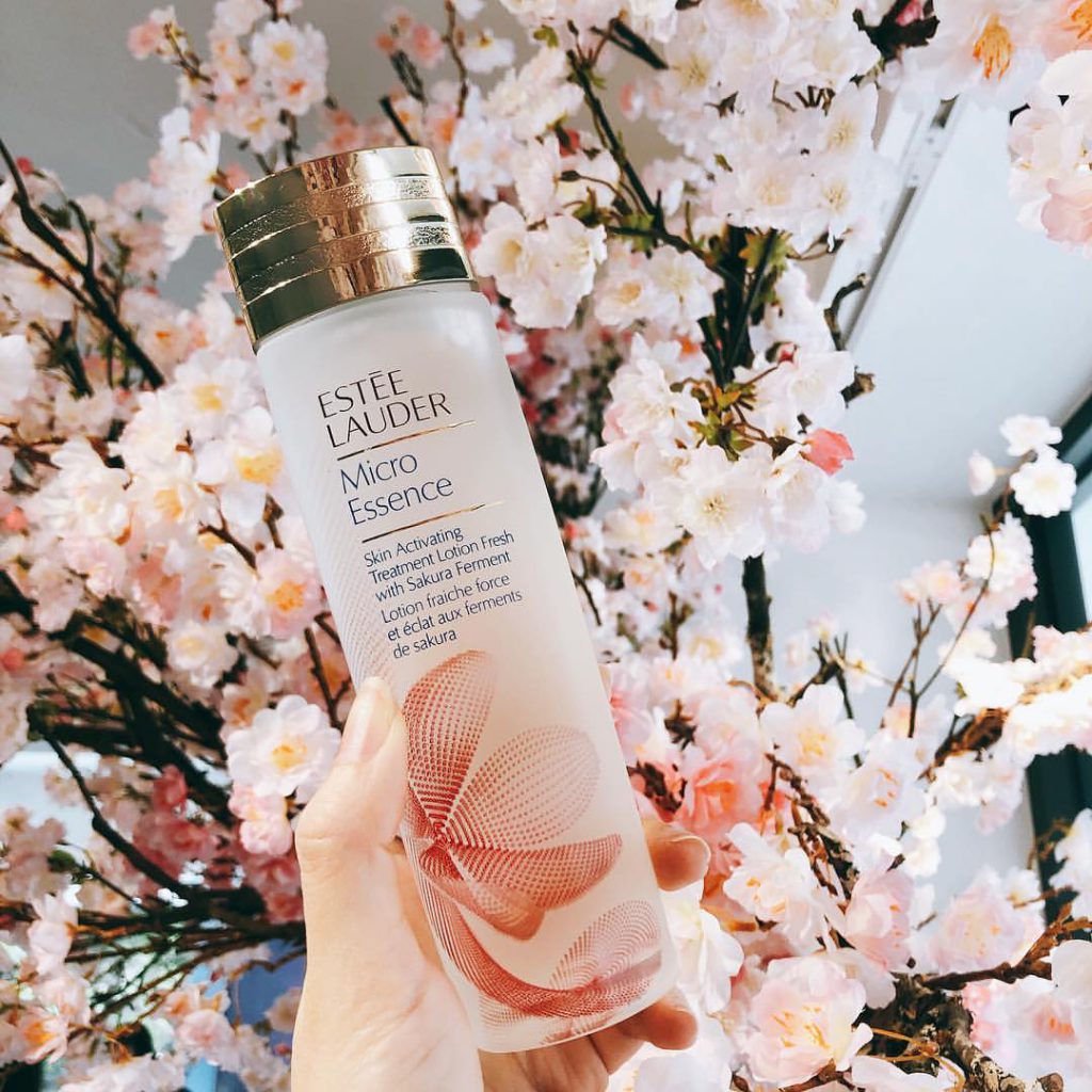 雅詩蘭黛 微分子肌底原生露(櫻花輕盈版)200ml/NT$3,850