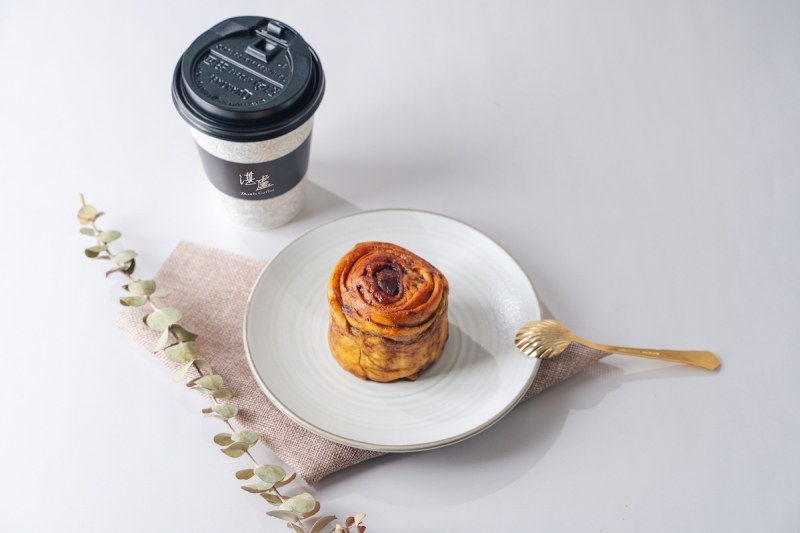 湛盧咖啡XFly cafe 蒼蠅哥肉桂捲