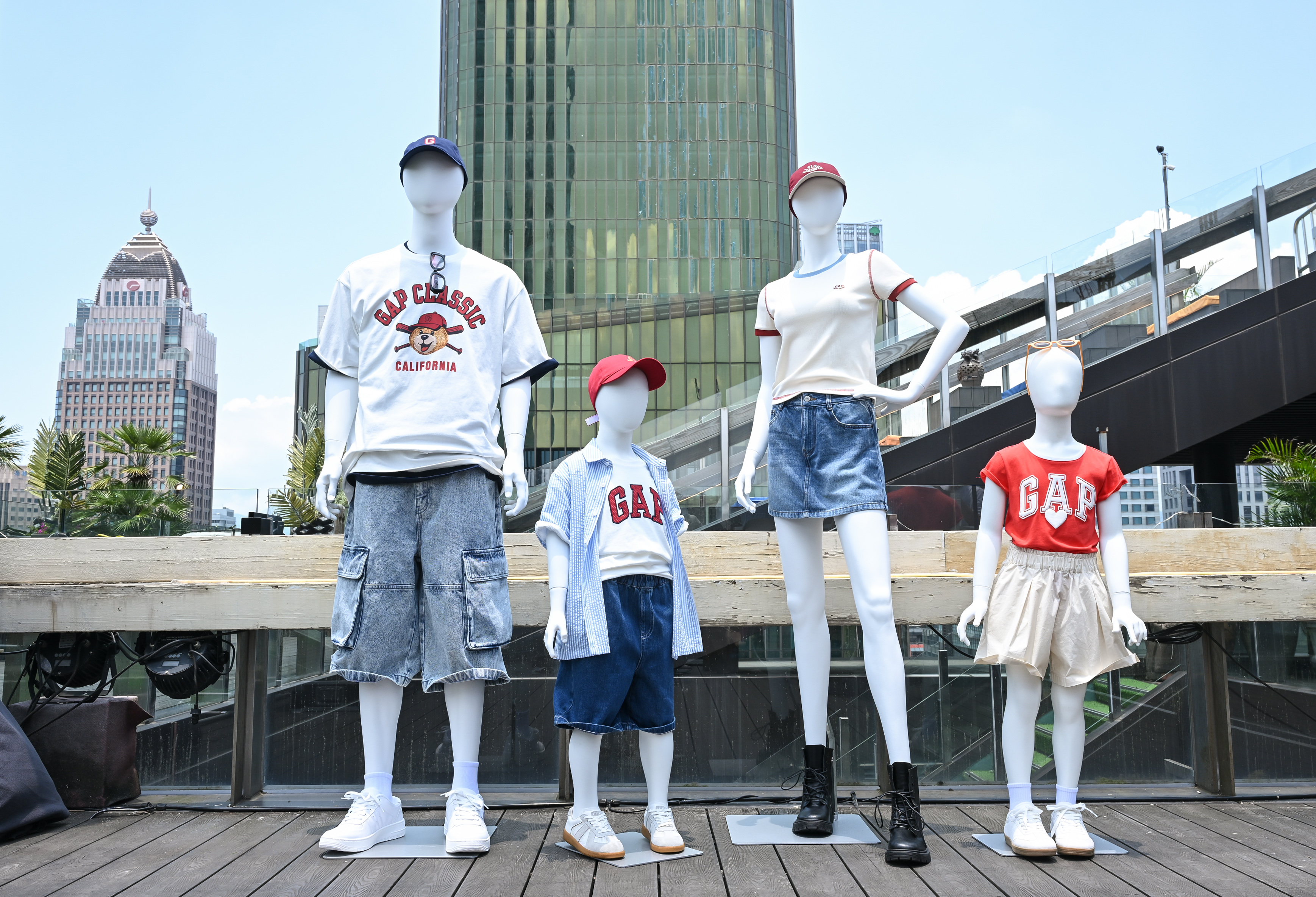 輕機能系列、Logo T 系列升級版、美式丹寧